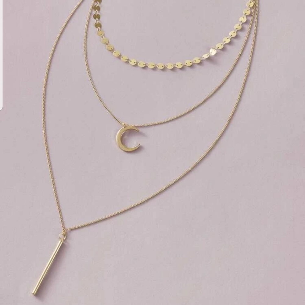 *Millie* Layered Moon Necklace - Picture 3 of 4